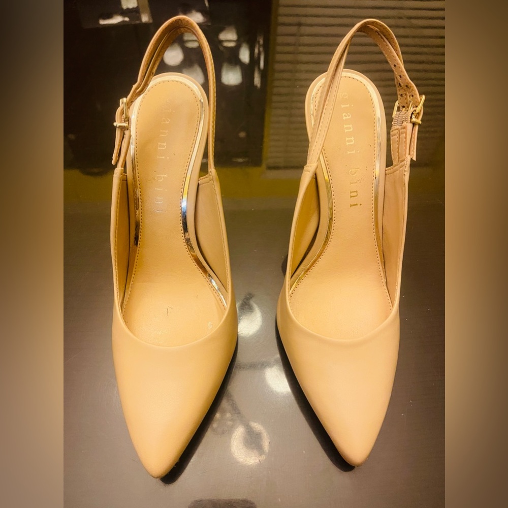 Gianni Bini Heels Size: 8